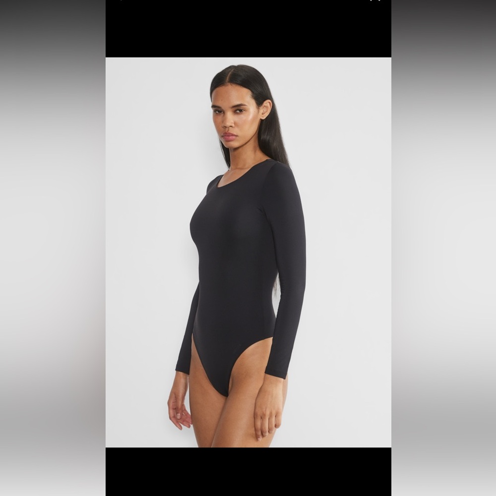 Aritzia Contour Long Sleeve Crew Neck Bodysuit Black XS